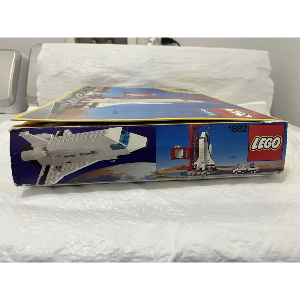 LEGO Town: Space Shuttle Launch (1682) Complete w/ Retail Box 1990 Set